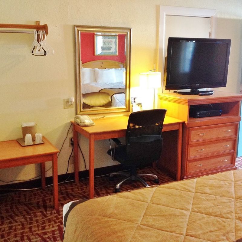 Bay Side Inn & Suites Aberdeen Room photo