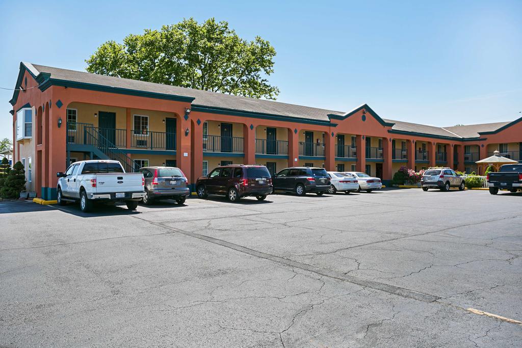 Bay Side Inn & Suites Aberdeen Exterior photo