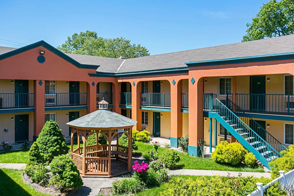 Bay Side Inn & Suites Aberdeen Exterior photo